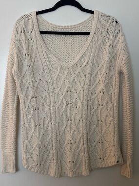 American Eagle Relaxed Fit V-Neck Cable Knit Sweater Size Small
